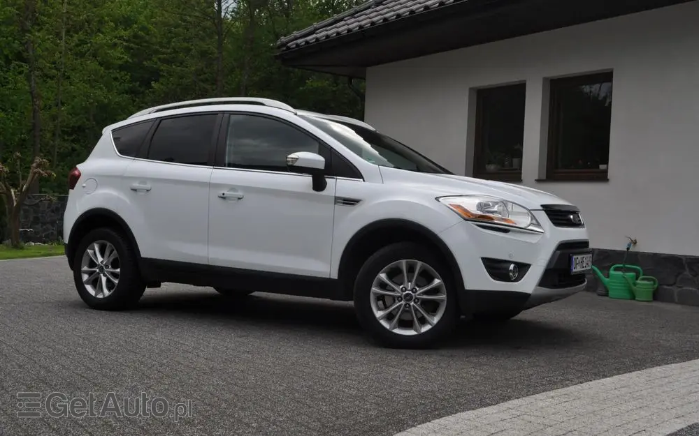FORD Kuga 2.0 TDCi 2x4 Titanium