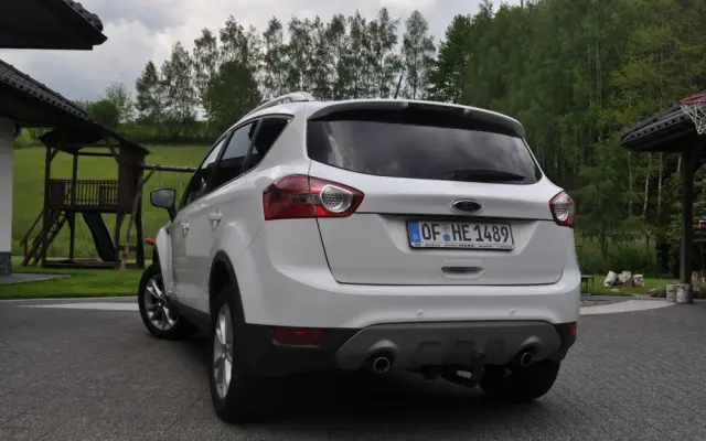 FORD Kuga 2.0 TDCi 2x4 Titanium