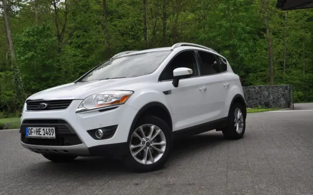 FORD Kuga 2.0 TDCi 2x4 Titanium