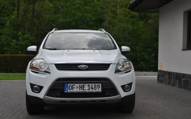 FORD Kuga 2.0 TDCi 2x4 Titanium