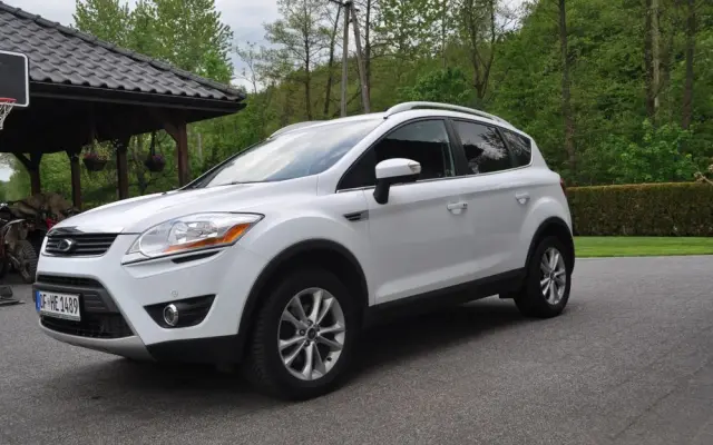 FORD Kuga 2.0 TDCi 2x4 Titanium