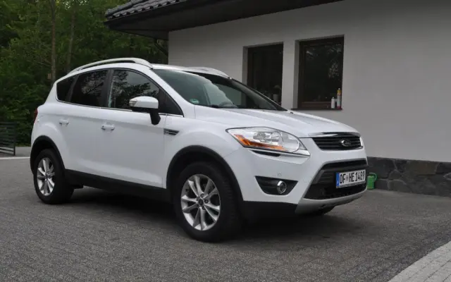 FORD Kuga 2.0 TDCi 2x4 Titanium