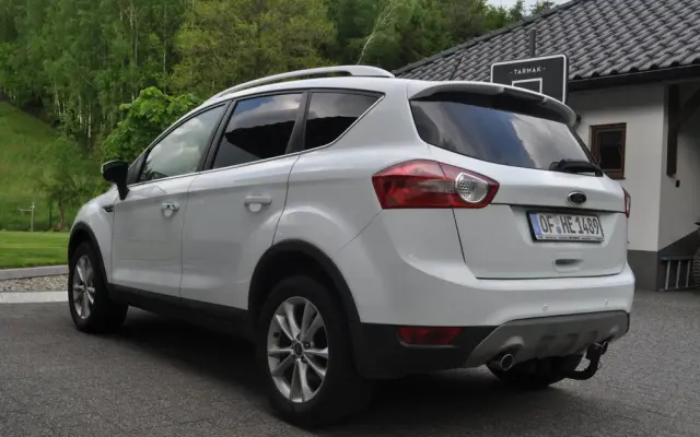 FORD Kuga 2.0 TDCi 2x4 Titanium