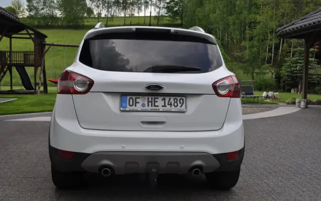 FORD Kuga 2.0 TDCi 2x4 Titanium