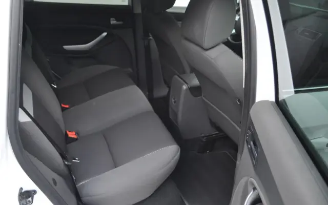 FORD Kuga 2.0 TDCi 2x4 Titanium