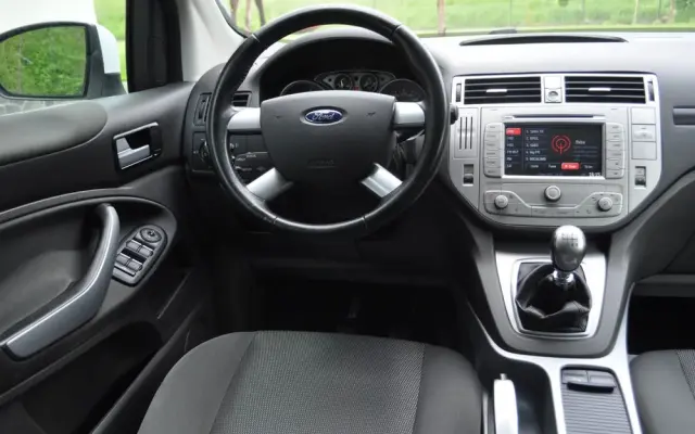 FORD Kuga 2.0 TDCi 2x4 Titanium