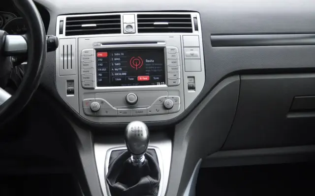 FORD Kuga 2.0 TDCi 2x4 Titanium