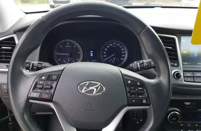 HYUNDAI Tucson 