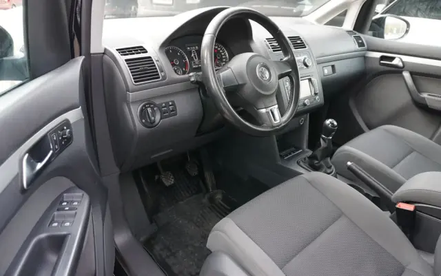 VOLKSWAGEN Touran 1.6 TDI DPF BlueMot Comfortline