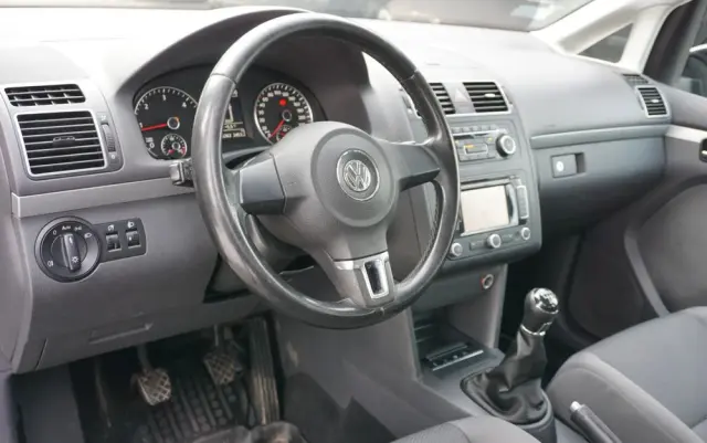 VOLKSWAGEN Touran 1.6 TDI DPF BlueMot Comfortline