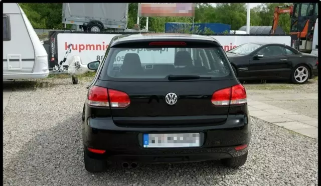 VOLKSWAGEN Golf 