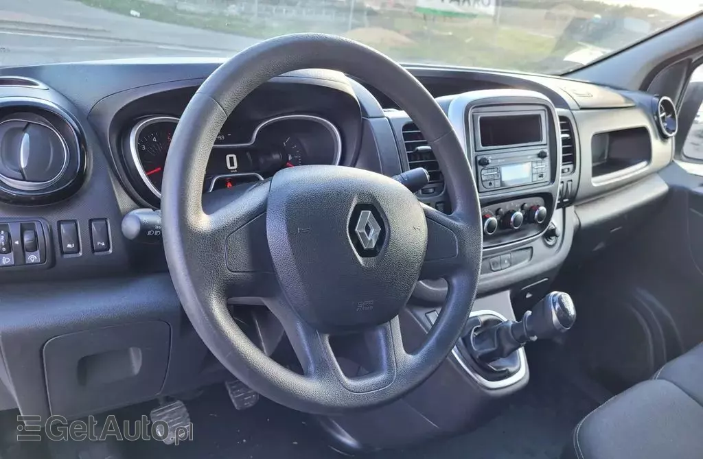 RENAULT Trafic 