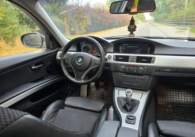 BMW Seria 3 318i