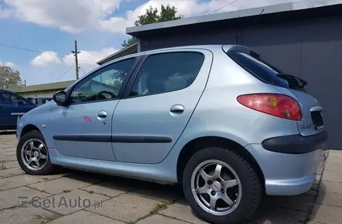 PEUGEOT 206 