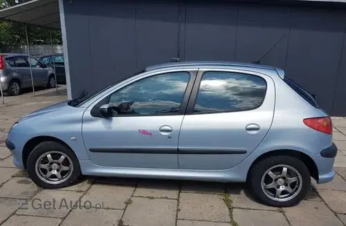 PEUGEOT 206 