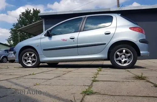 PEUGEOT 206 