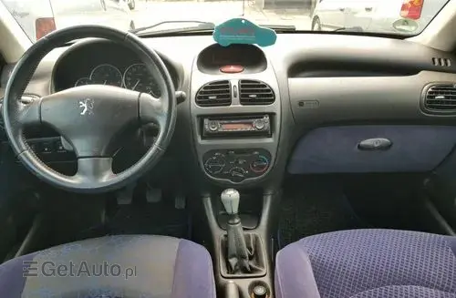 PEUGEOT 206 