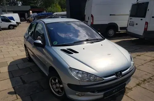 PEUGEOT 206 