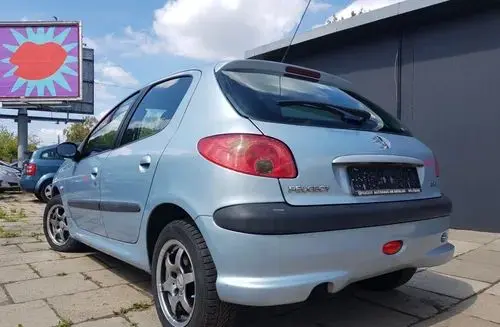 PEUGEOT 206 