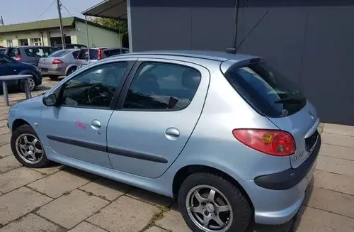 PEUGEOT 206 
