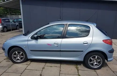 PEUGEOT 206 
