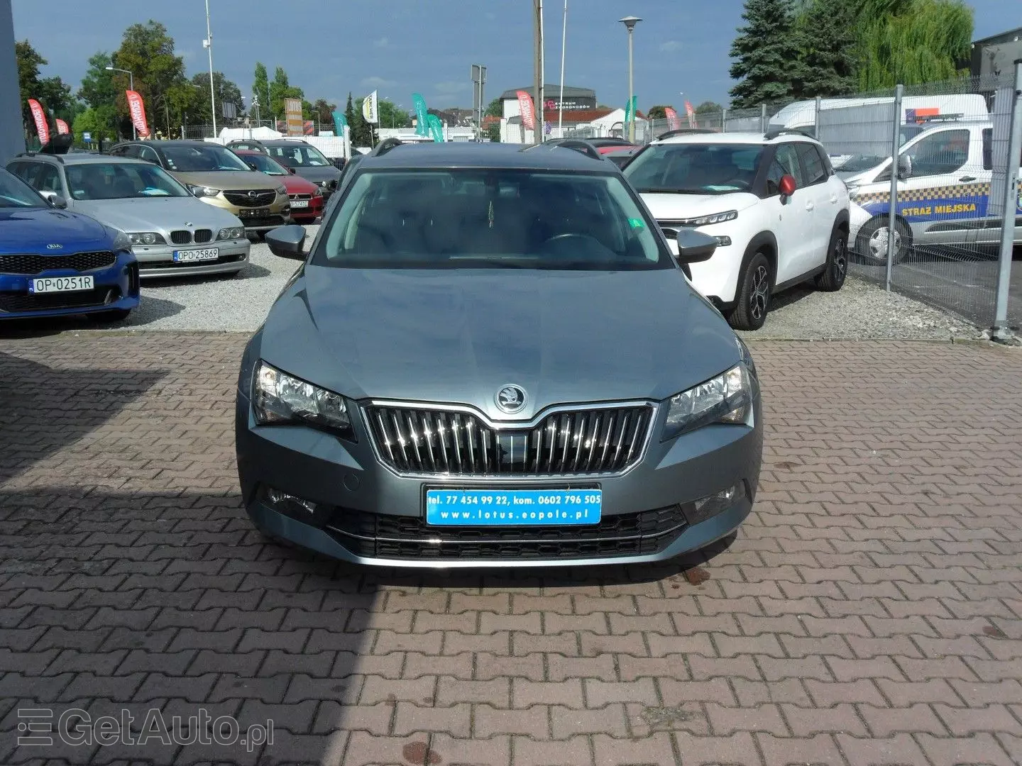 SKODA Superb 
