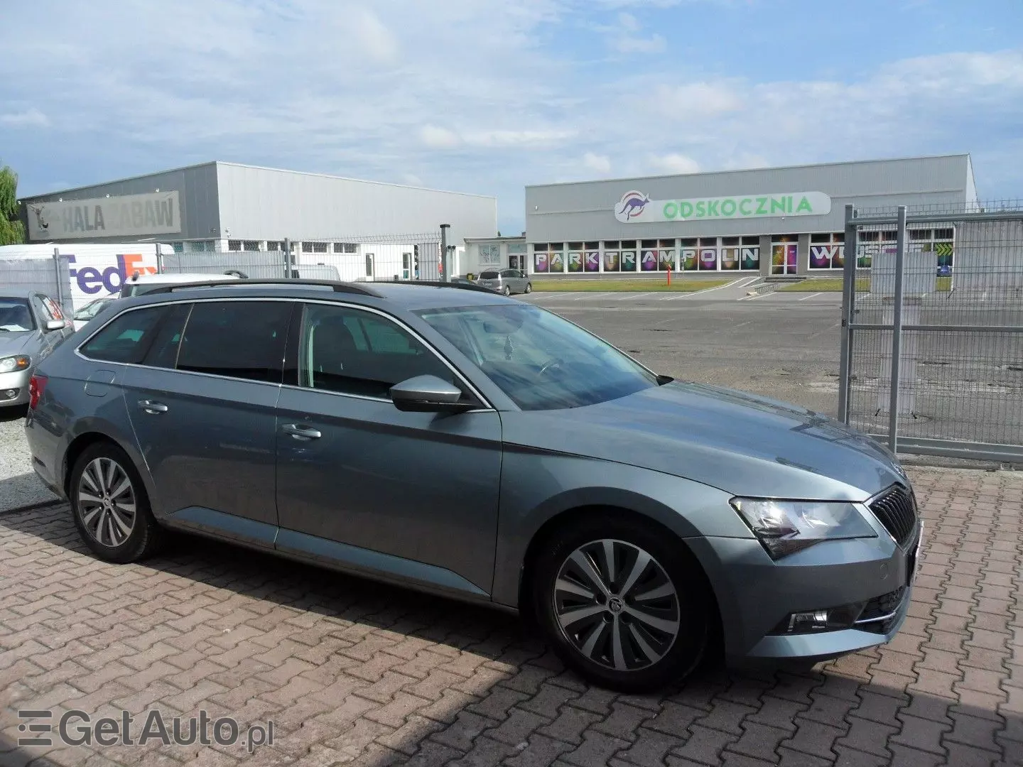 SKODA Superb 
