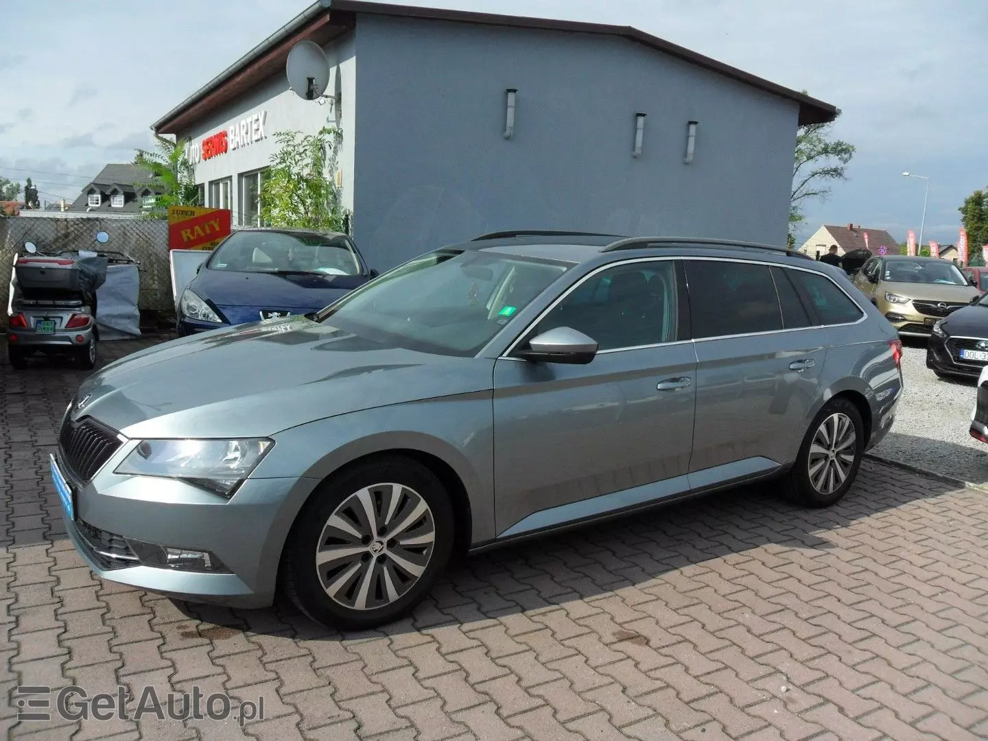 SKODA Superb 