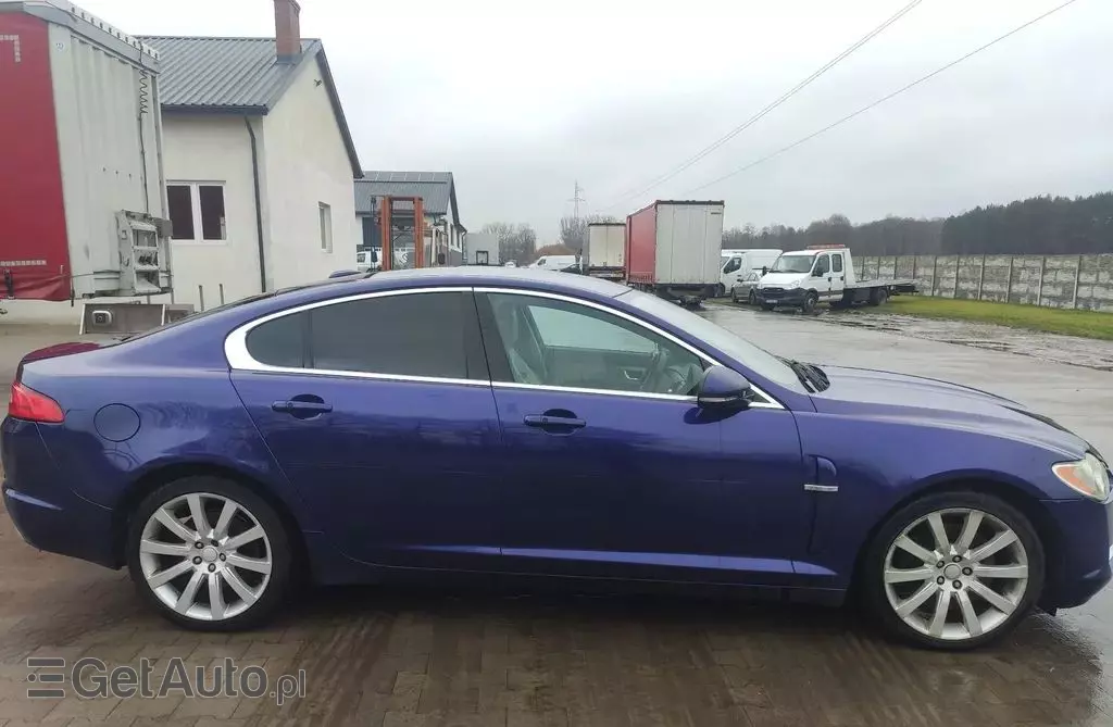 JAGUAR XF 