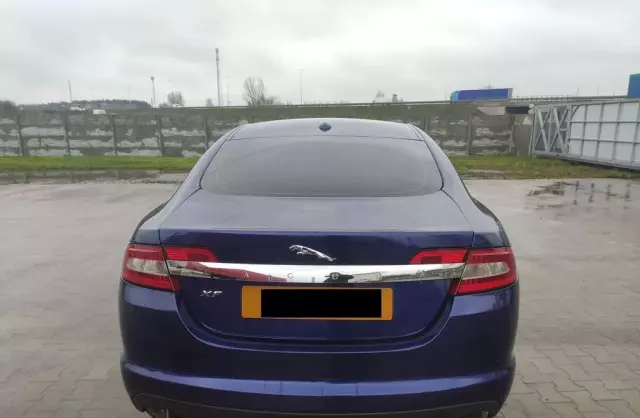 JAGUAR XF 
