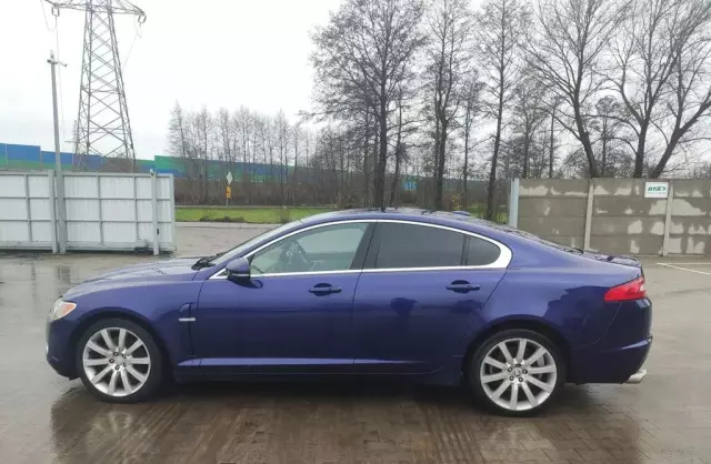 JAGUAR XF 