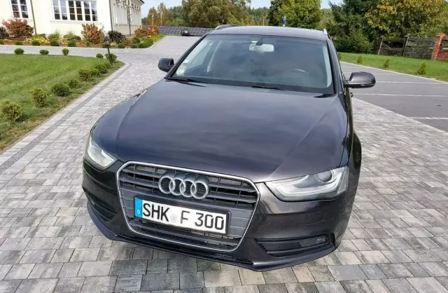 AUDI A4 