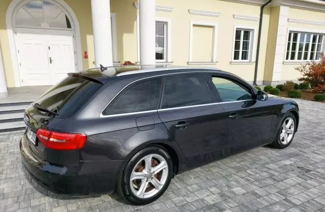 AUDI A4 