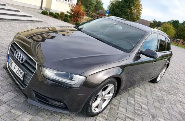 AUDI A4 