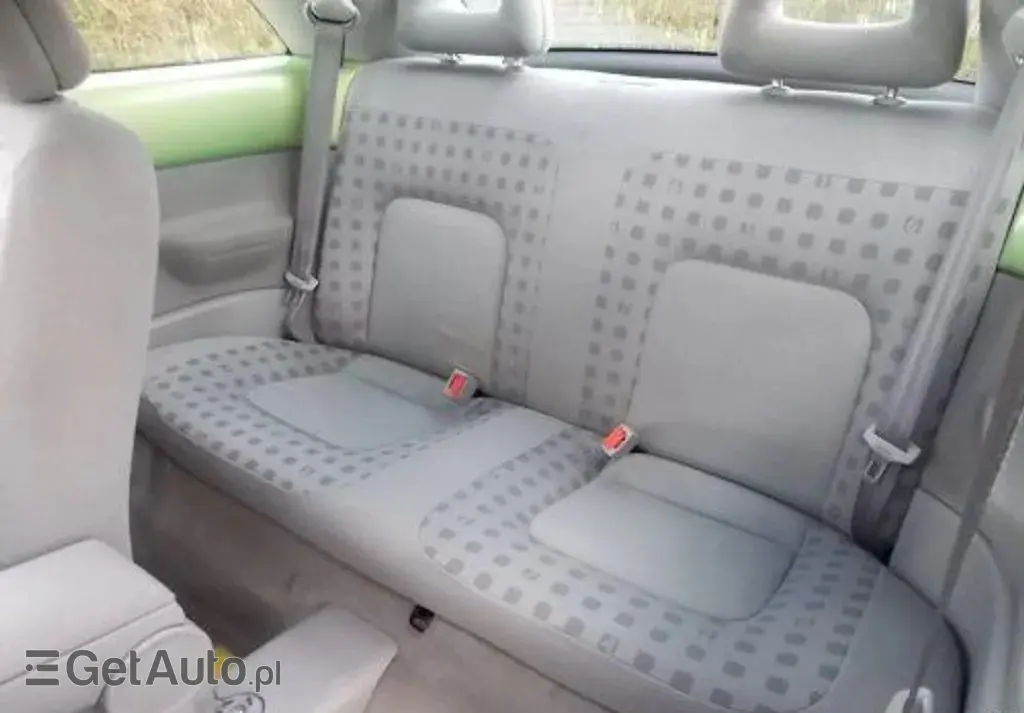 VOLKSWAGEN New Beetle 