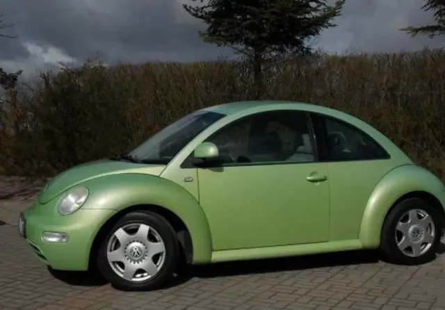 VOLKSWAGEN New Beetle 