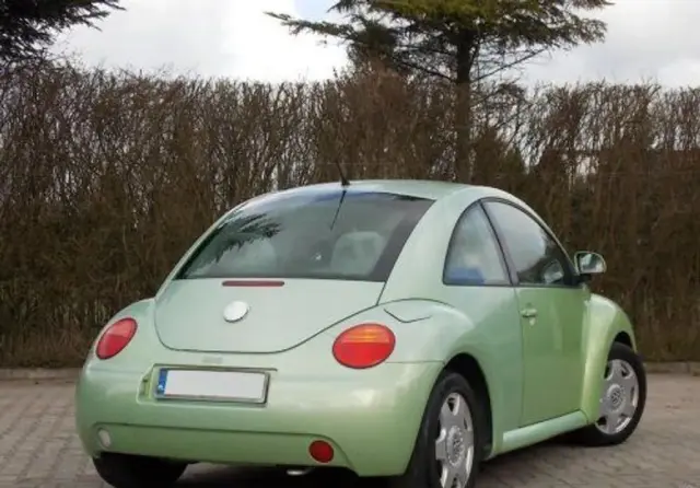 VOLKSWAGEN New Beetle 
