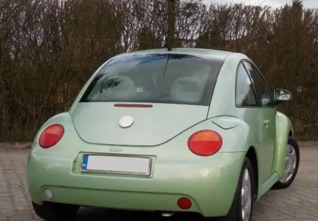 VOLKSWAGEN New Beetle 