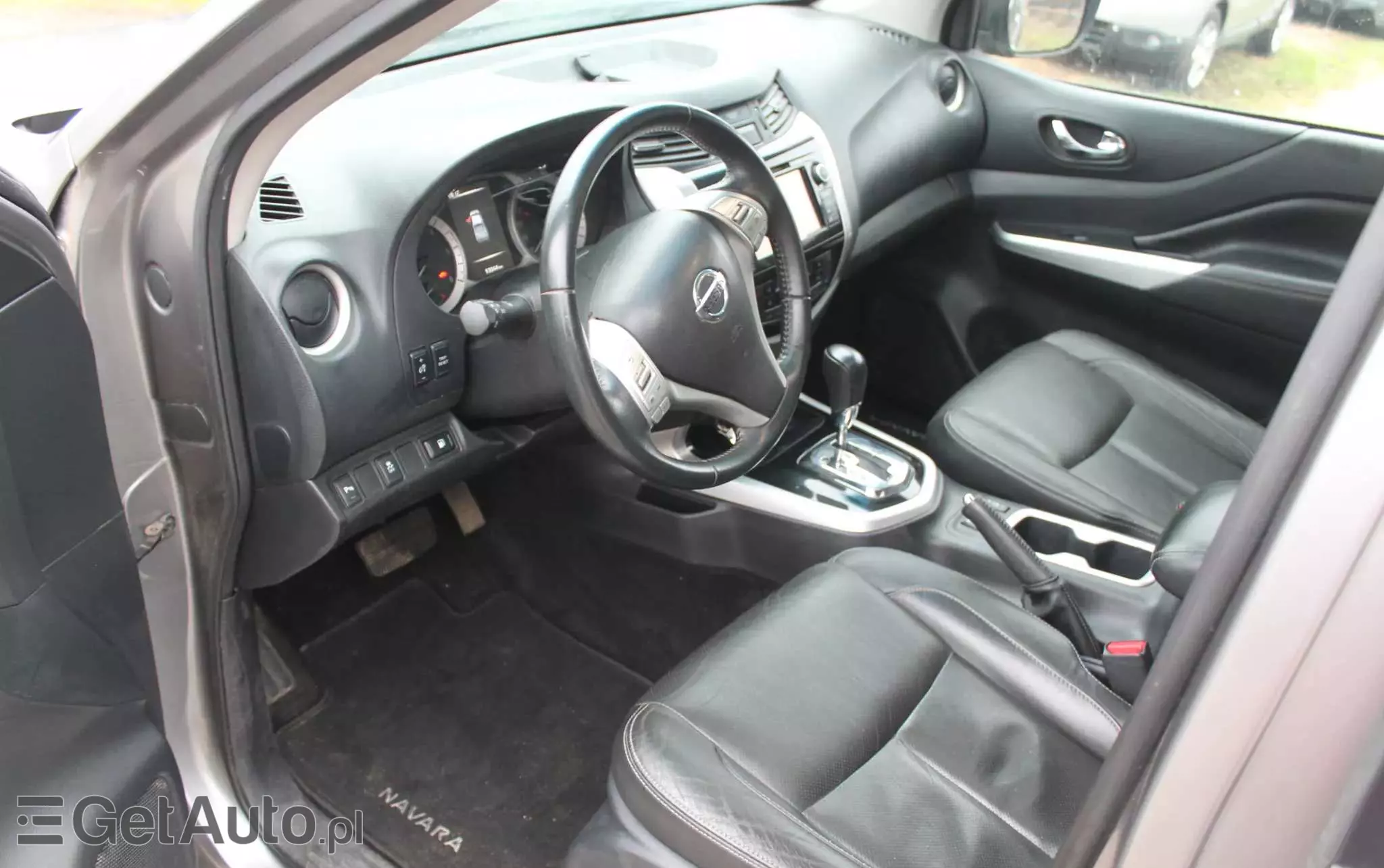 NISSAN Navara DC 4x4 Autm Acenta