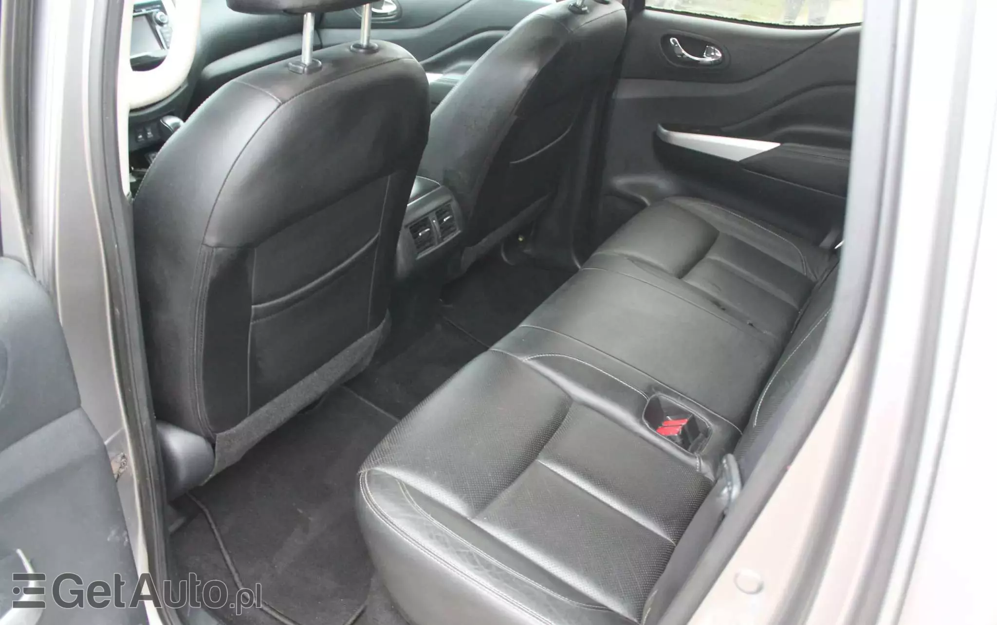 NISSAN Navara DC 4x4 Autm Acenta