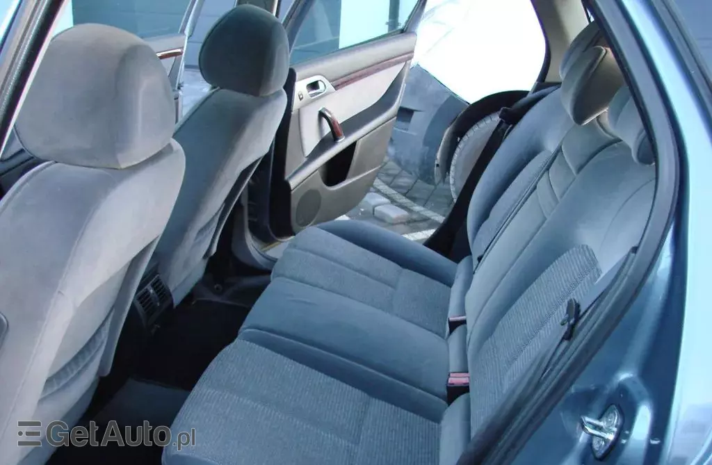 PEUGEOT 407 2.0 HDi (136 KM)