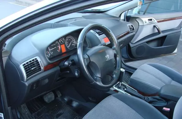 PEUGEOT 407 2.0 HDi (136 KM)