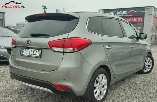 KIA Carens 