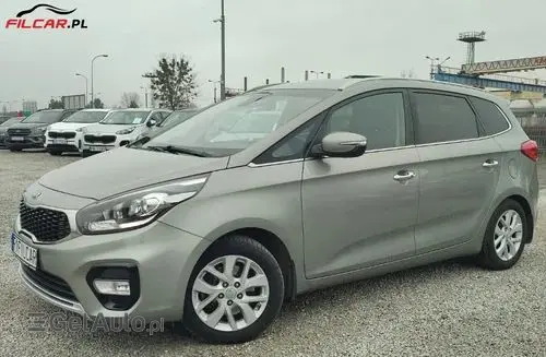 KIA Carens 