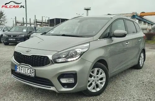 KIA Carens 