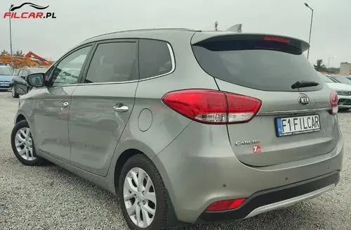 KIA Carens 