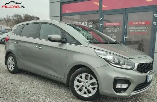 KIA Carens 