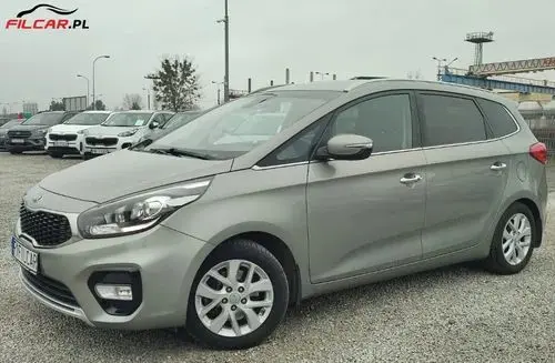 KIA Carens 