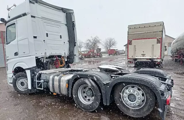 MERCEDES-BENZ Actros 