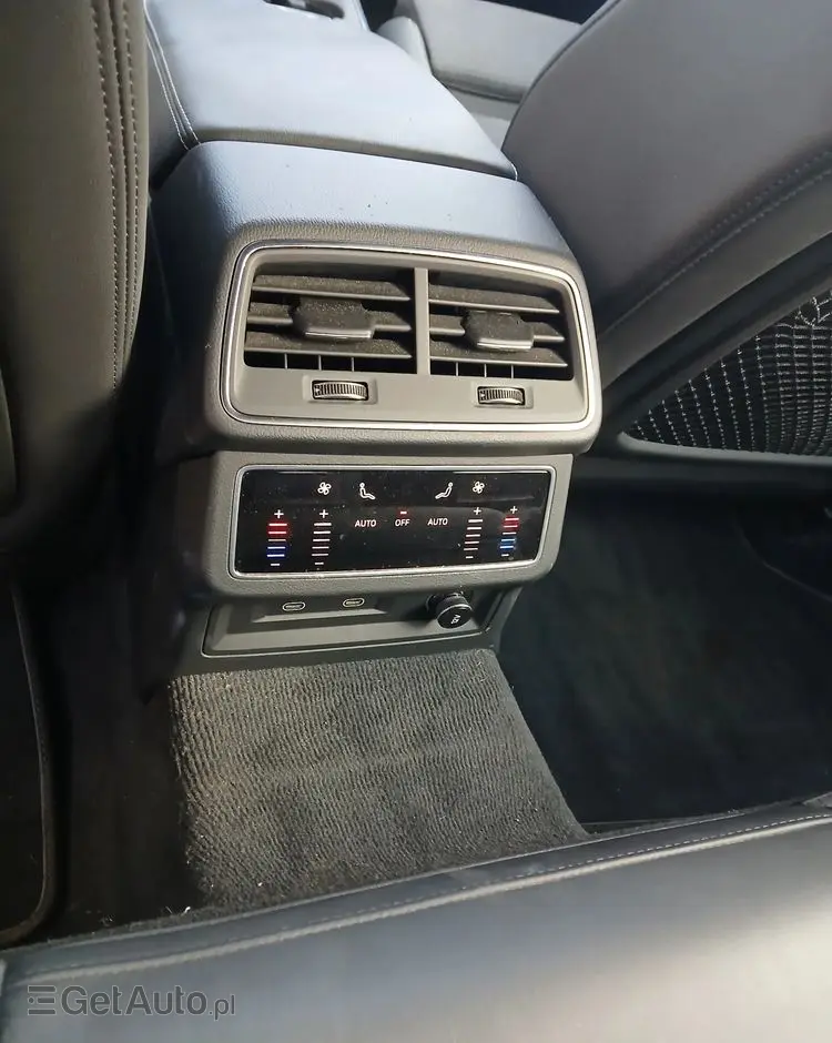 AUDI A6 Avant 50 TFSI e quattro S tronic S line